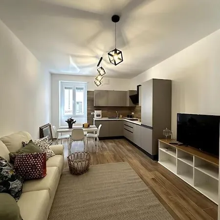 Ivins House - Torino Centro *